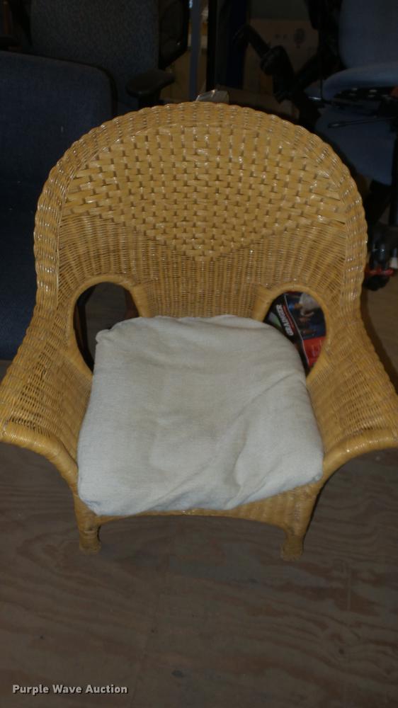 image for item EZ9441 Approximately 30 chairs
