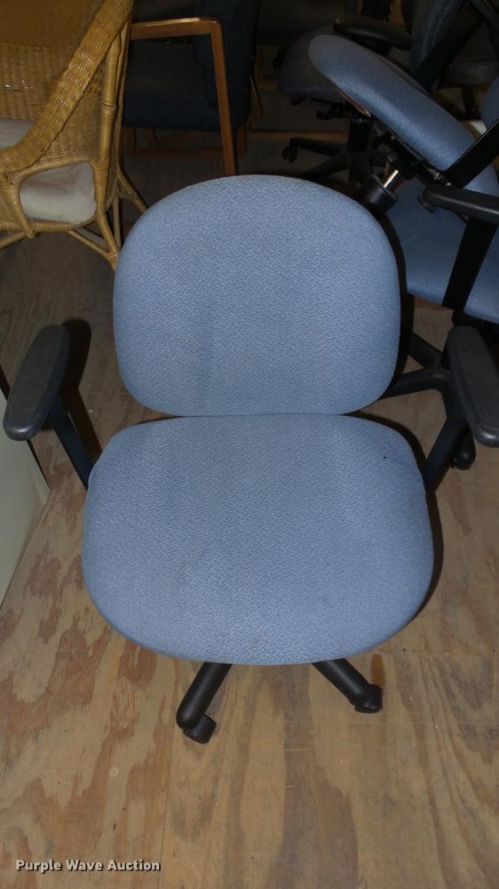 image for item EZ9441 Approximately 30 chairs