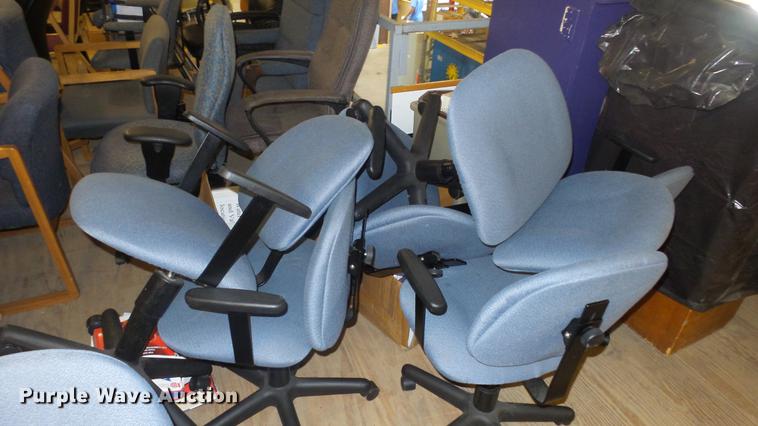 image for item EZ9441 Approximately 30 chairs