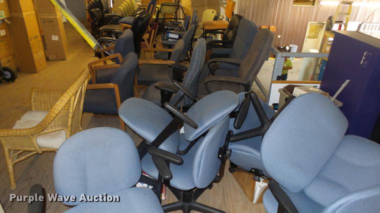 image for item EZ9441 Approximately 30 chairs