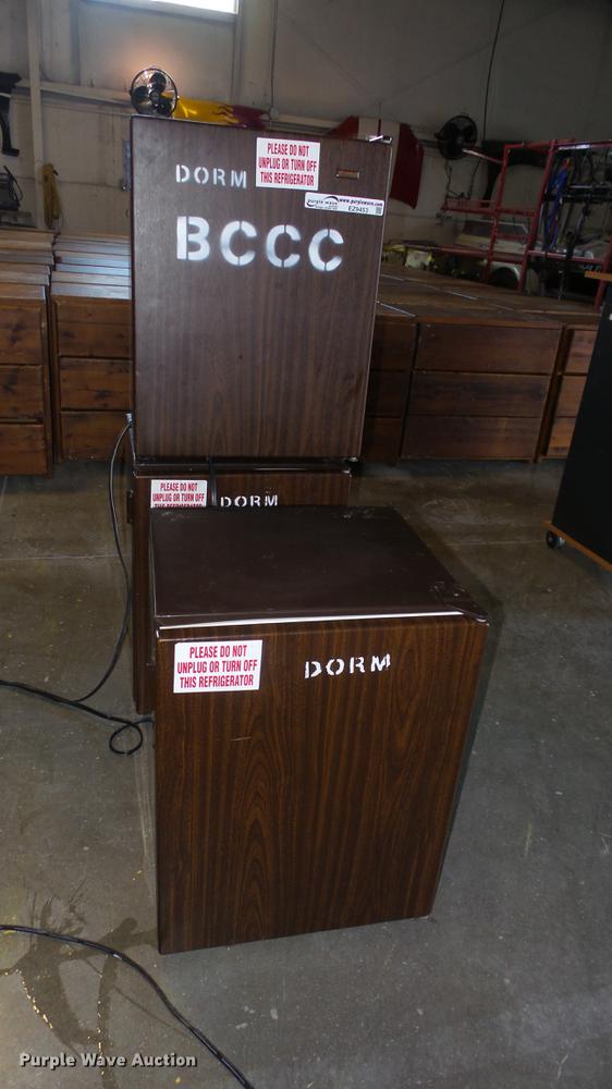 image for item EZ9453 (4) mini refrigerators