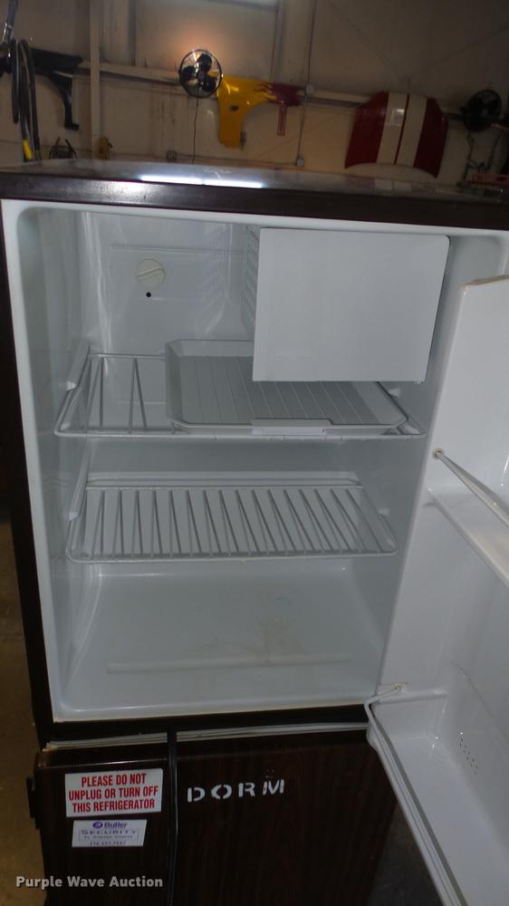 image for item EZ9453 (4) mini refrigerators
