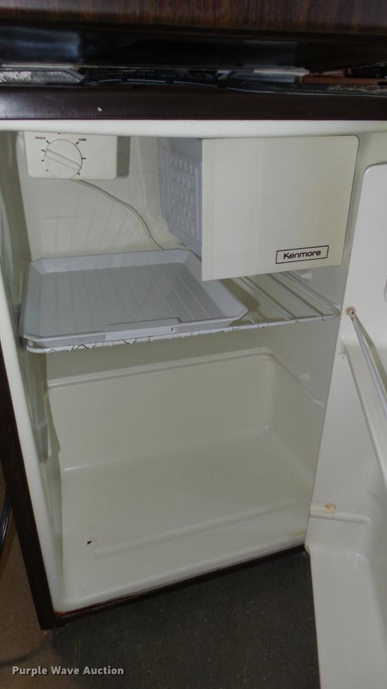 image for item EZ9453 (4) mini refrigerators
