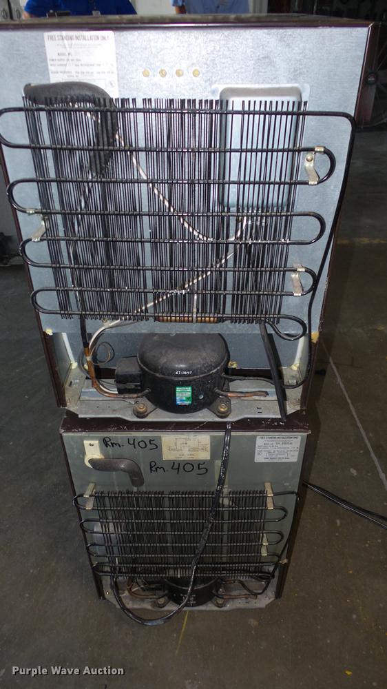 image for item EZ9453 (4) mini refrigerators