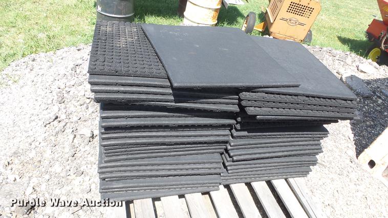 image for item EZ9455 Approximately 120 weight room rubber flooring pieces