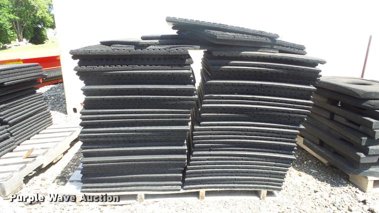 image for item EZ9455 Approximately 120 weight room rubber flooring pieces