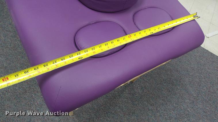image for item EZ9457 Approximately 26 massage tables