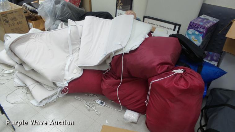 image for item EZ9457 Approximately 26 massage tables