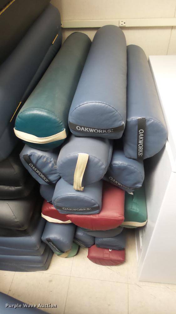 image for item EZ9457 Approximately 26 massage tables