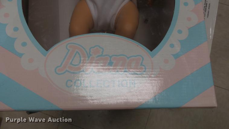 image for item EZ9458 Approximately 30 Diana Collection dolls
