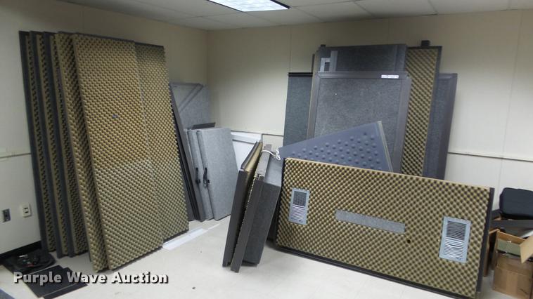 image for item EZ9461 (2) Gretch-Ken acoustics booths