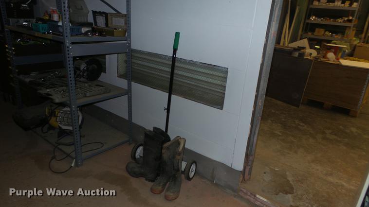 image for item EZ9465 Binks paint booth