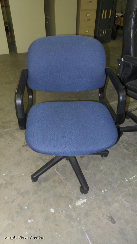 image for item EZ9470 Approximately 23 chairs