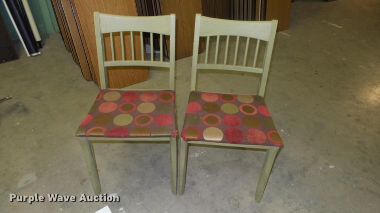 image for item EZ9470 Approximately 23 chairs