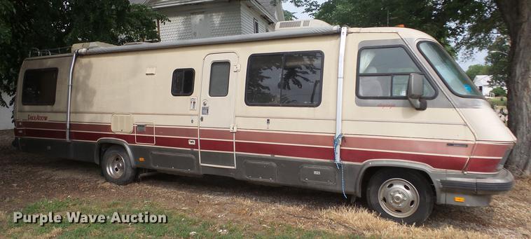 image for item EZ9486 1988 Chevrolet Pace Arrow RV