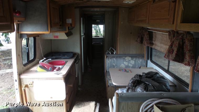 image for item EZ9486 1988 Chevrolet Pace Arrow RV