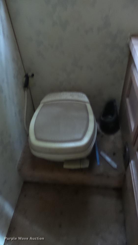 image for item EZ9486 1988 Chevrolet Pace Arrow RV