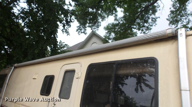 image for item EZ9486 1988 Chevrolet Pace Arrow RV