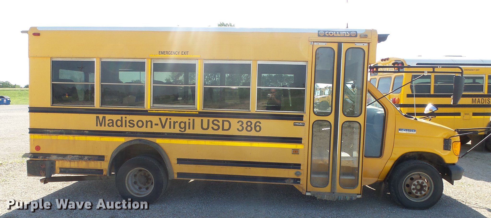 2006 Ford E450 school bus in Madison, KS Item DE7157 sold Purple Wave