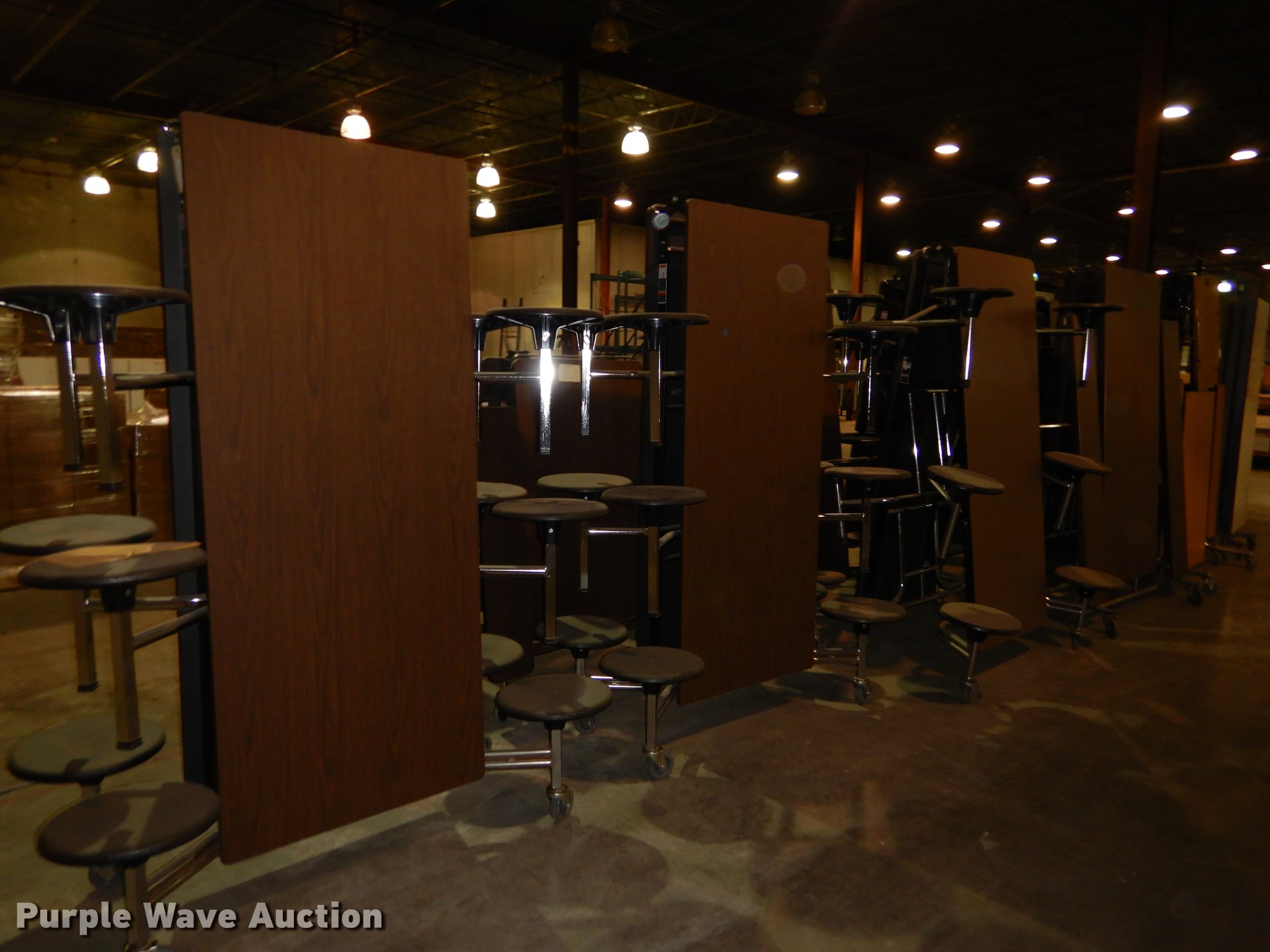 Furniture in Lenexa, KS Item ES9809 sold Purple Wave