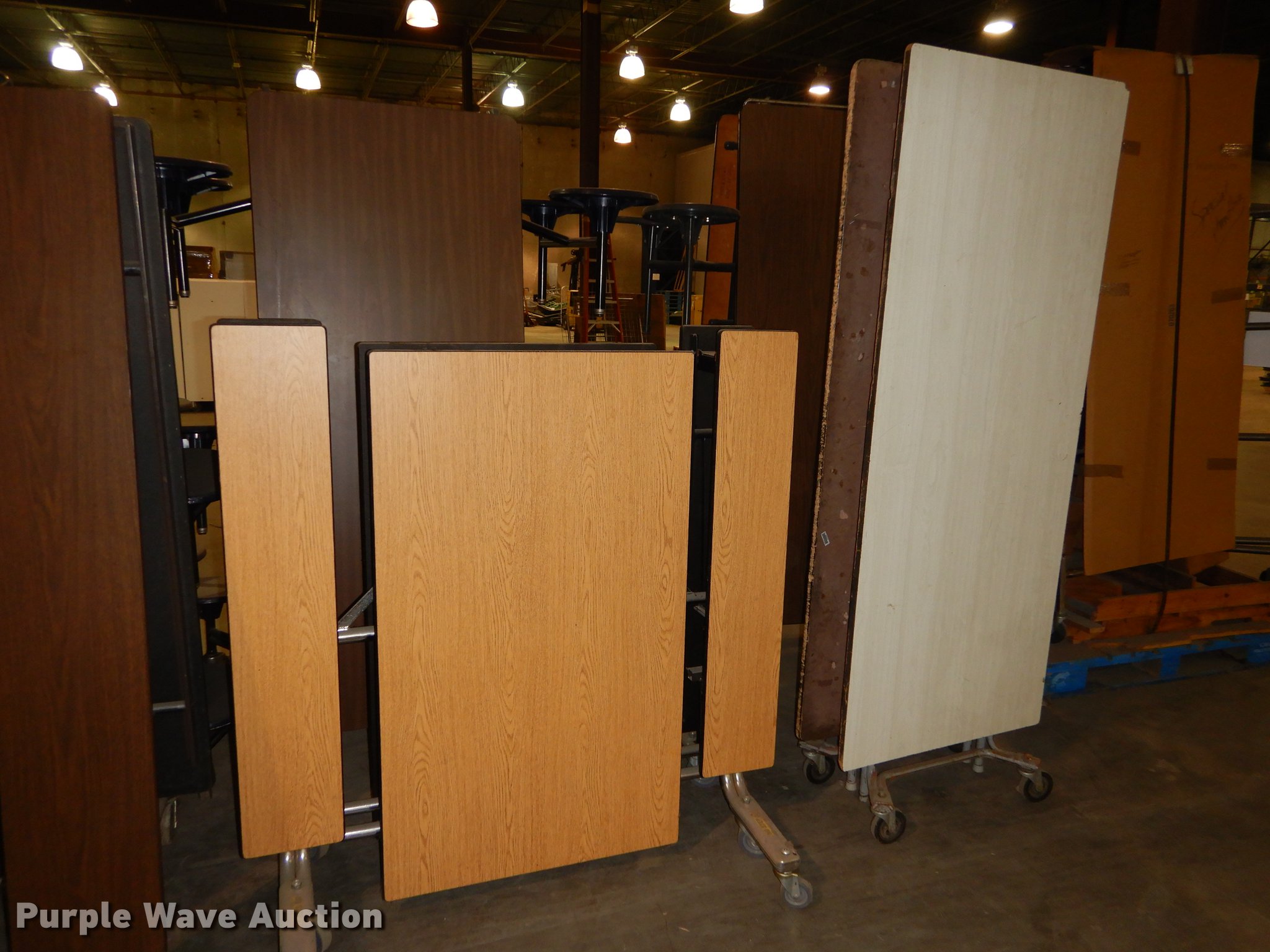 Furniture in Lenexa, KS Item ES9809 sold Purple Wave