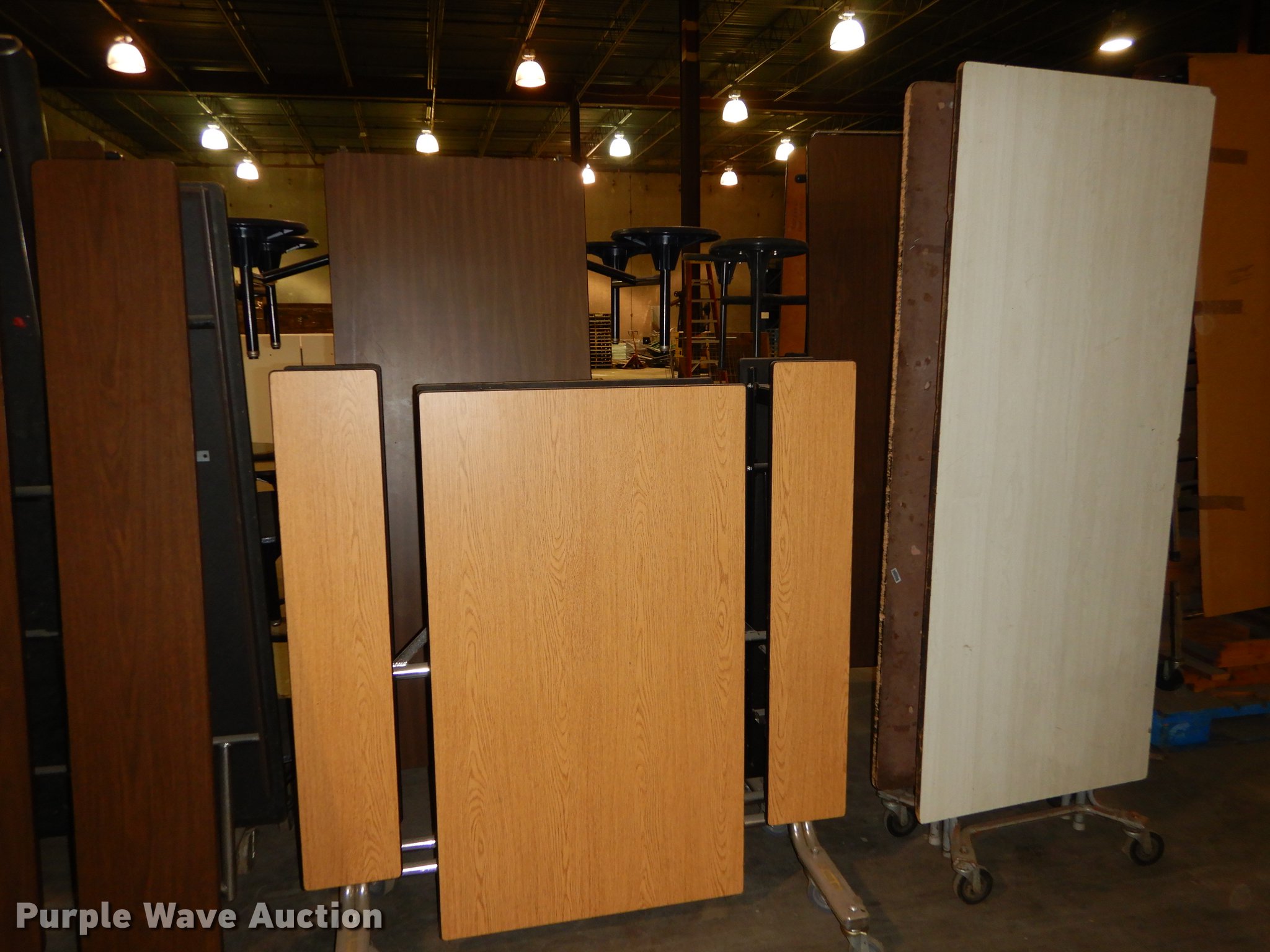 Furniture in Lenexa, KS Item ES9809 sold Purple Wave