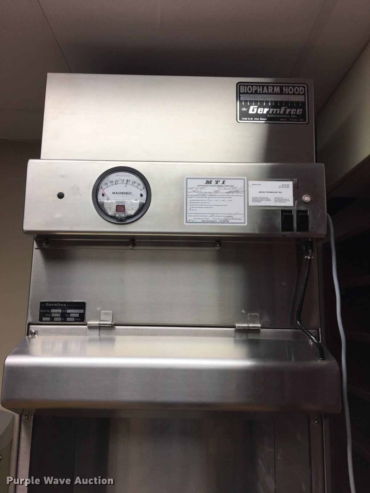 Germfree Laboratories Inc. vertical laminar flow hood in Quinter, KS