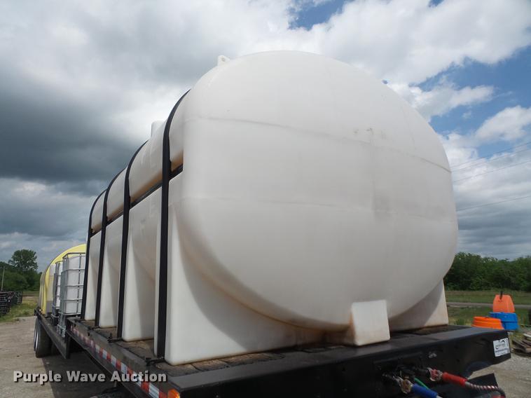 image for item DB6050 2002 Wade Services drop deck tank trailer