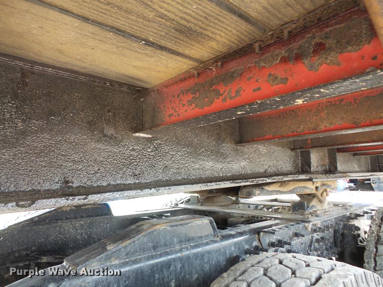 image for item DB6050 2002 Wade Services drop deck tank trailer