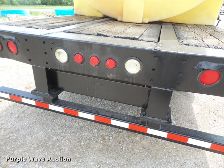 image for item DB6050 2002 Wade Services drop deck tank trailer