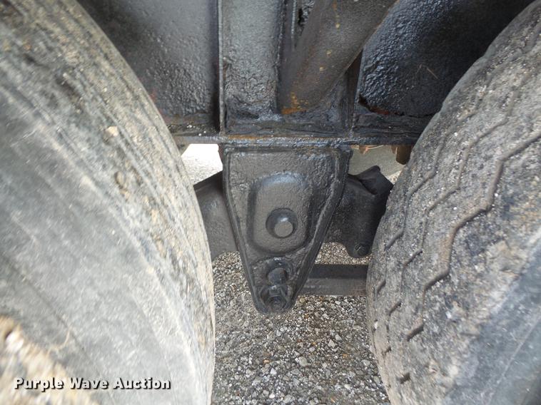 image for item DB6050 2002 Wade Services drop deck tank trailer