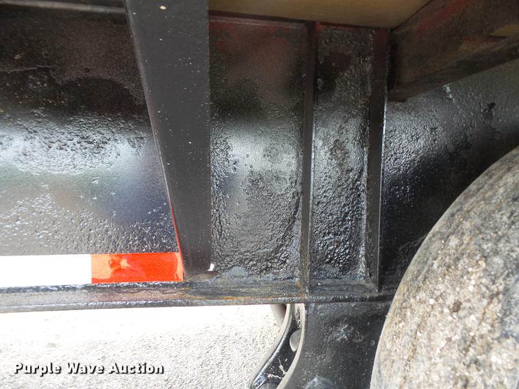 image for item DB6050 2002 Wade Services drop deck tank trailer