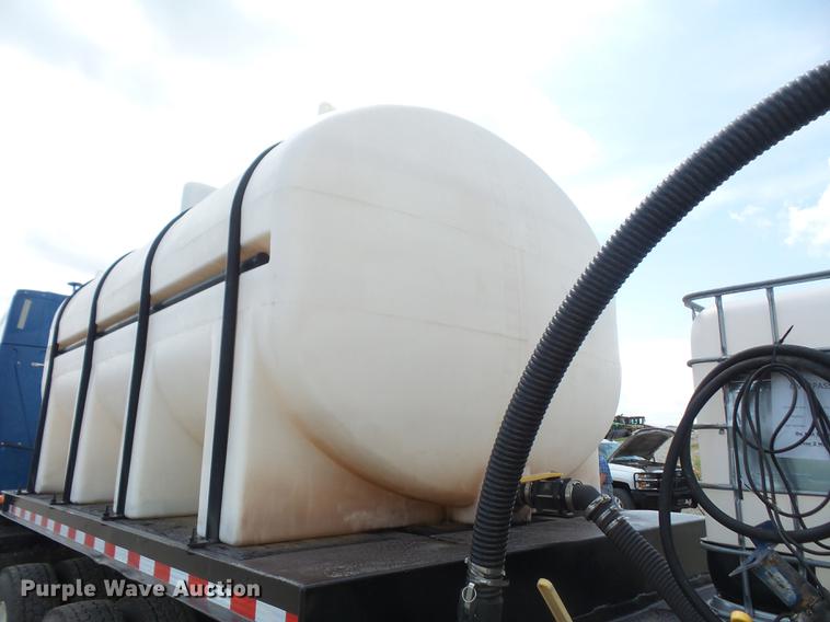 image for item DB6050 2002 Wade Services drop deck tank trailer