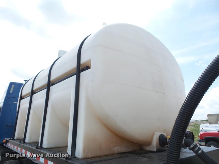 image for item DB6050 2002 Wade Services drop deck tank trailer