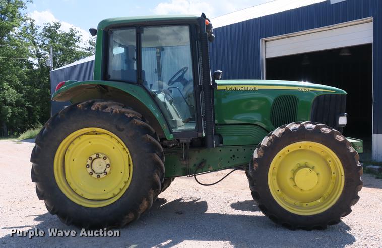 image for item DB7250 2005 John Deere 7320 MFWD tractor