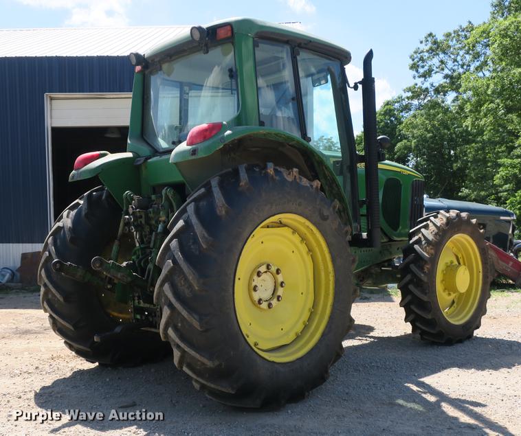 image for item DB7250 2005 John Deere 7320 MFWD tractor