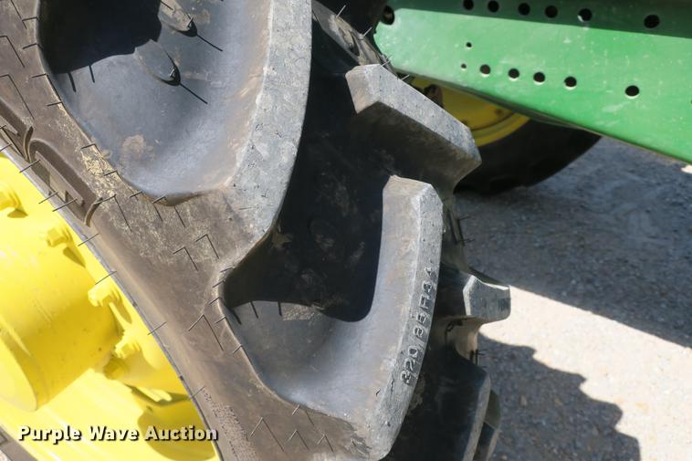 image for item DB7250 2005 John Deere 7320 MFWD tractor