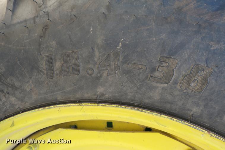 image for item DB7250 2005 John Deere 7320 MFWD tractor