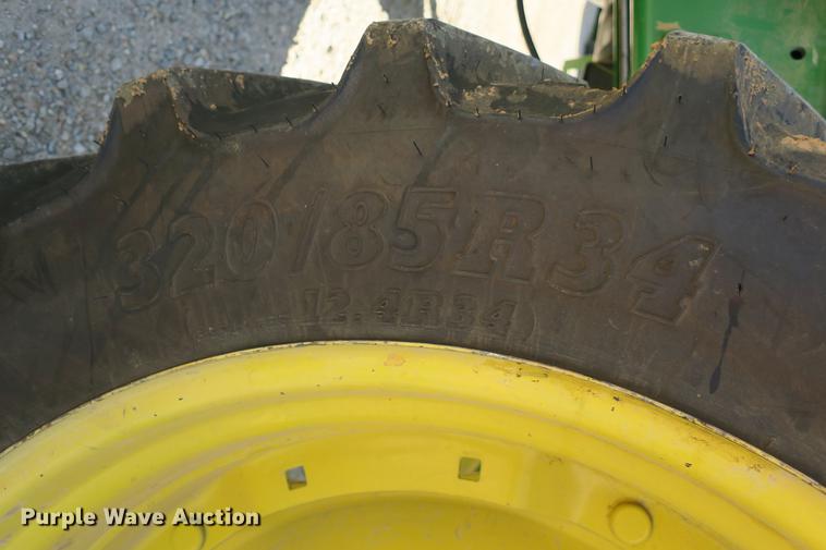 image for item DB7250 2005 John Deere 7320 MFWD tractor