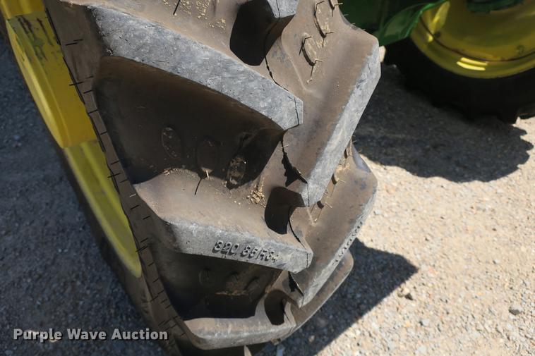 image for item DB7250 2005 John Deere 7320 MFWD tractor