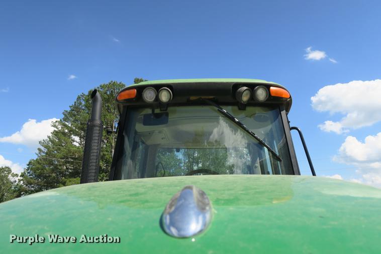 image for item DB7250 2005 John Deere 7320 MFWD tractor