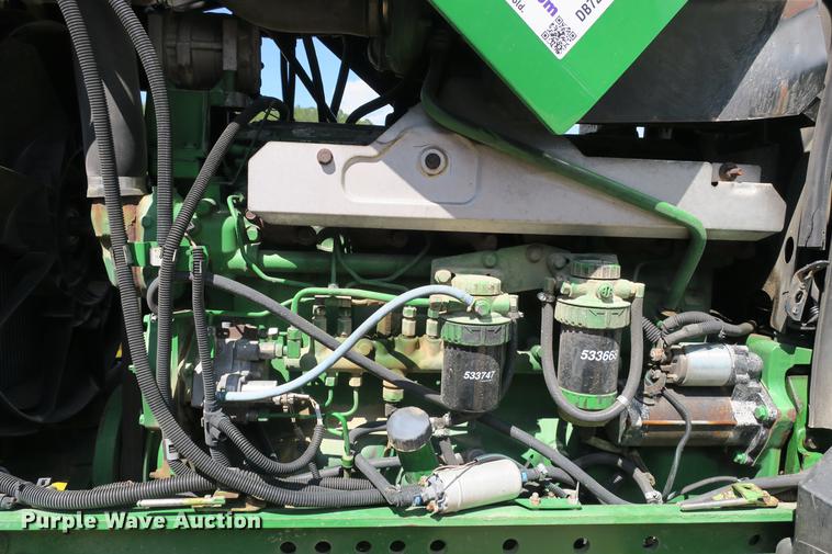 image for item DB7250 2005 John Deere 7320 MFWD tractor