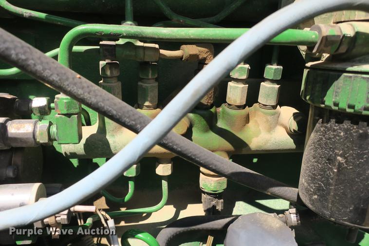 image for item DB7250 2005 John Deere 7320 MFWD tractor