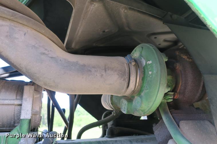 image for item DB7250 2005 John Deere 7320 MFWD tractor