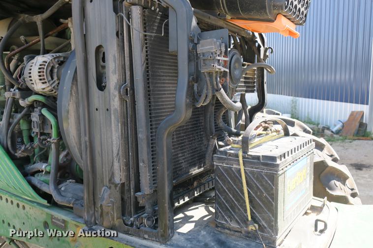 image for item DB7250 2005 John Deere 7320 MFWD tractor