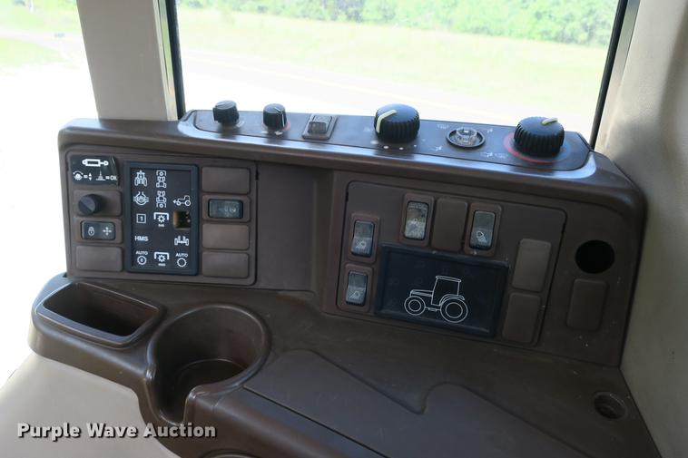 image for item DB7250 2005 John Deere 7320 MFWD tractor