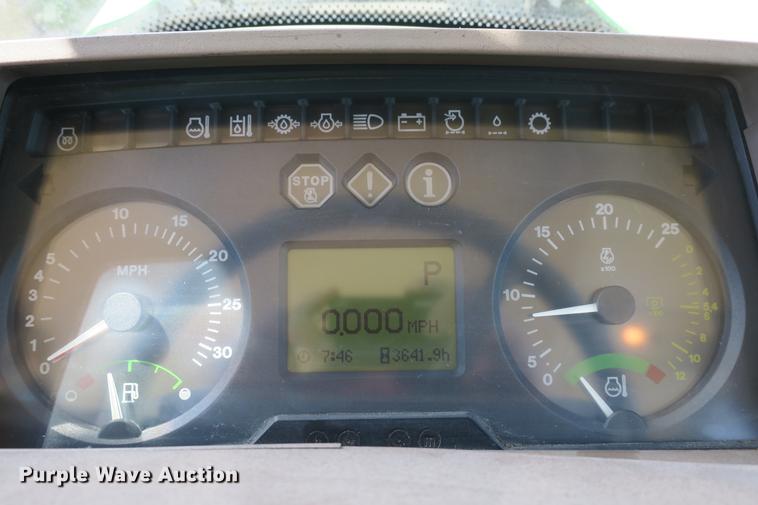 image for item DB7250 2005 John Deere 7320 MFWD tractor