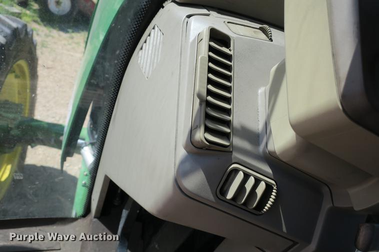 image for item DB7250 2005 John Deere 7320 MFWD tractor