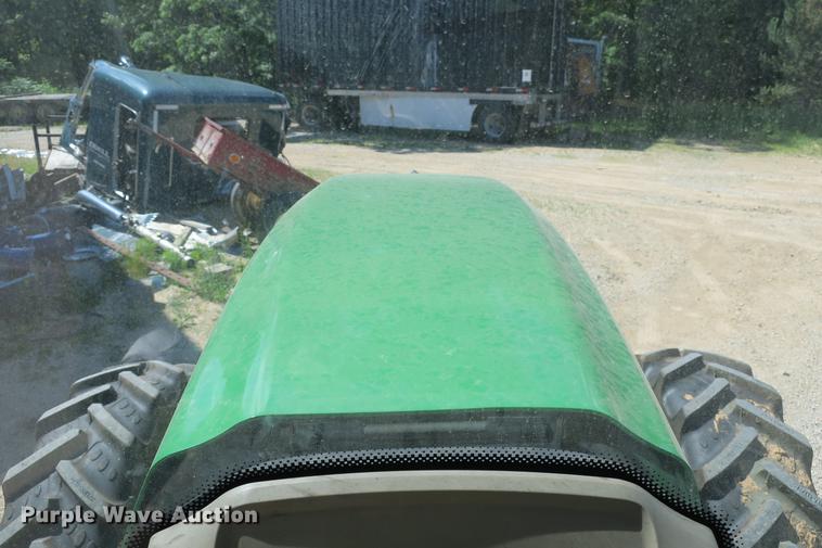 image for item DB7250 2005 John Deere 7320 MFWD tractor