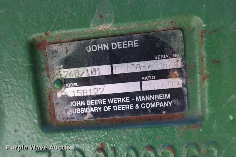 image for item DB7250 2005 John Deere 7320 MFWD tractor